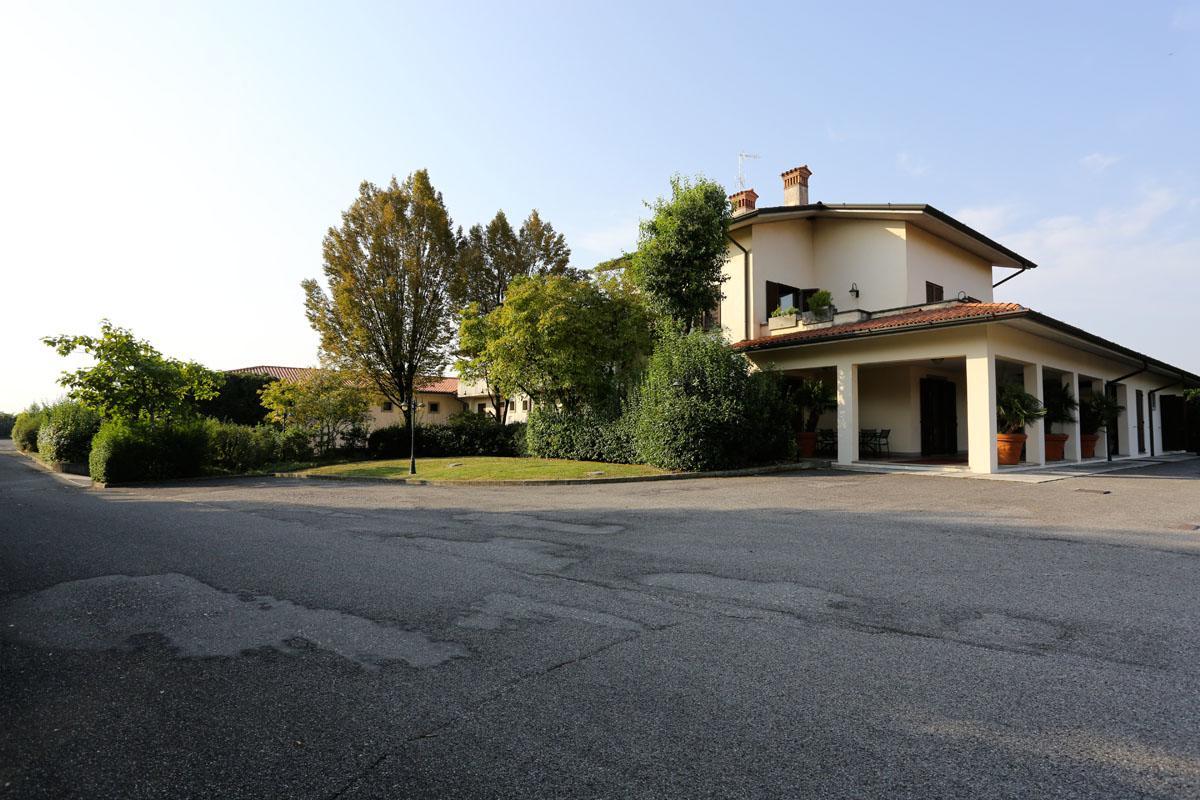 Hotel Franciacorta Paderno Franciacorta Esterno foto